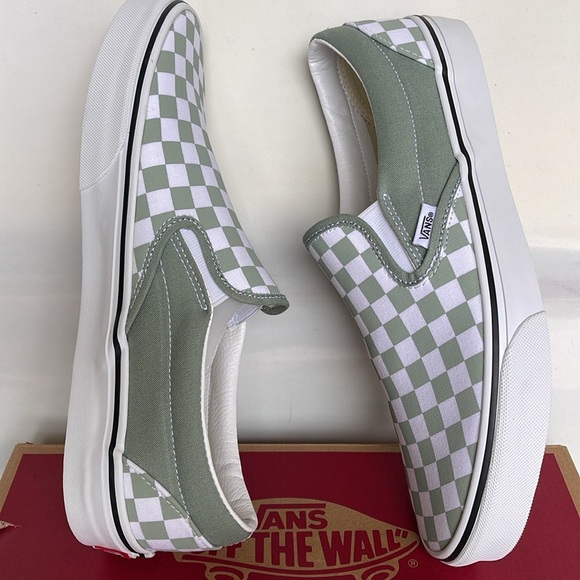 Vans Men’s Classic Slip-On Color Theory Checkerboard
VN000BVZCJL
Sneakers - Picture 6 of 16
